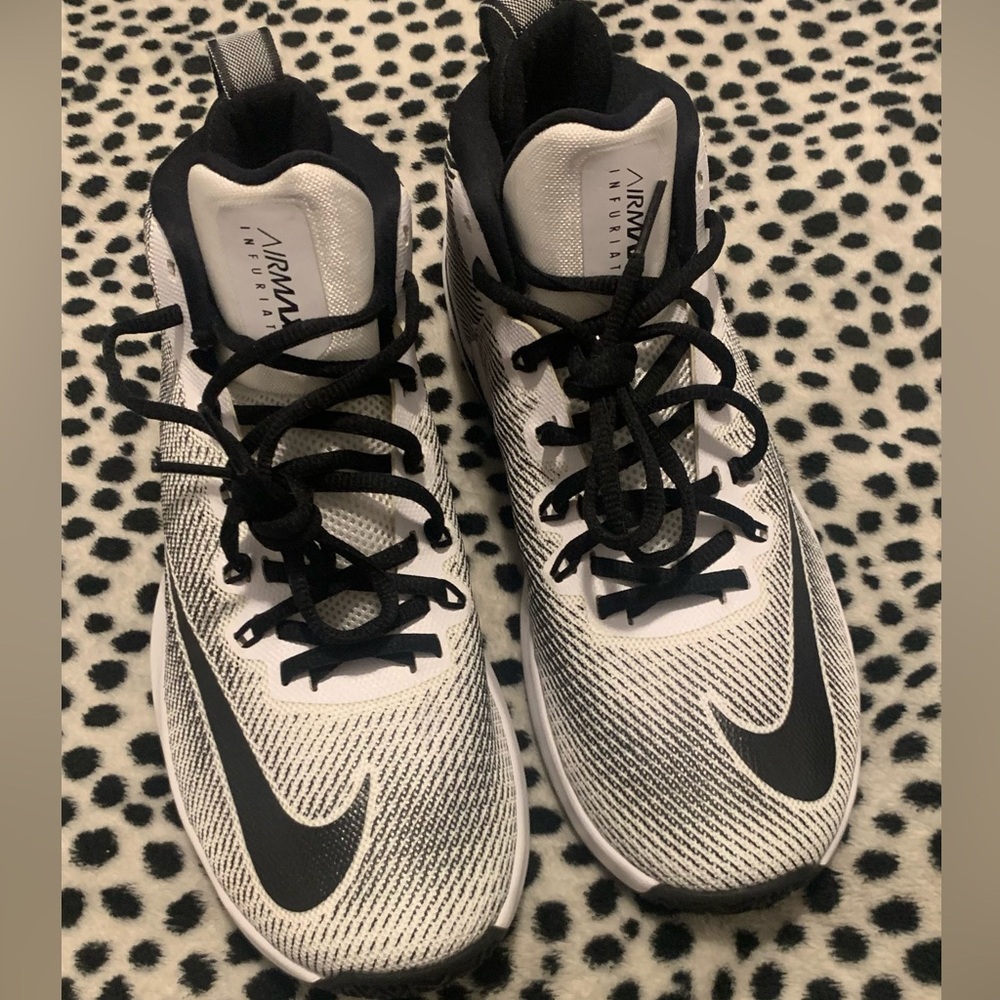 Nike air max infuriate white/black